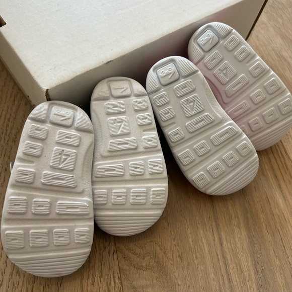 See Kai Run basics - like new - size 4 - 2 pairs - Picture 2 of 4